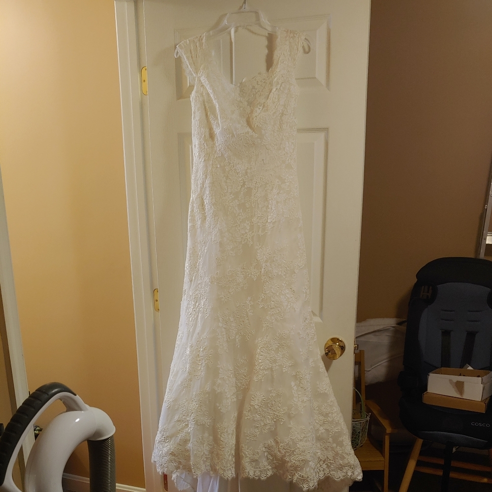 NWOT Allure Bridal Gown/Wedding Dress
